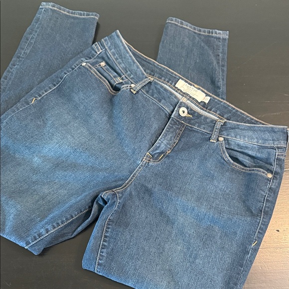 Torrid Women's Blue Jeans - Picture 1 of 6